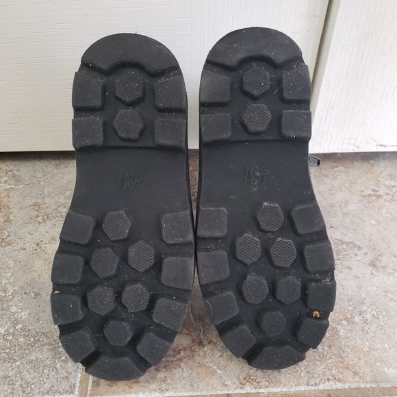 Girls black H&M boots. - Picture 3 of 3